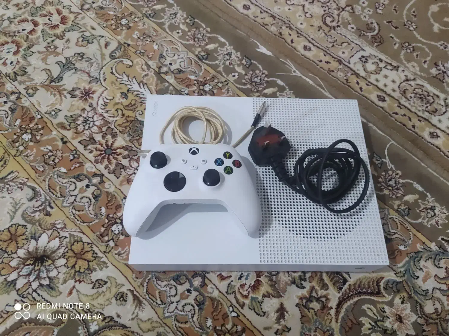 یک عدد دسگاه ایکس باکس وان اس دیجیتال درحد نو|کنسول، بازی ویدئویی و آنلاین|خنج, |دیوار