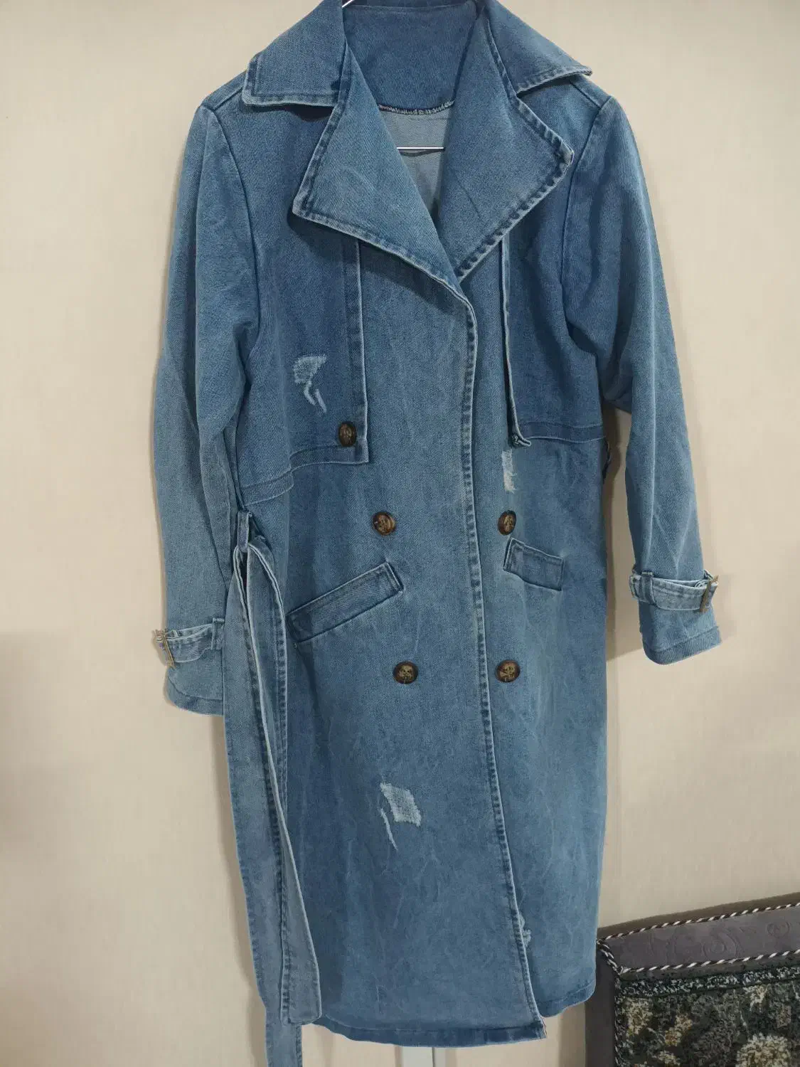 پالتو جین|لباس|قم, وادی السلام|دیوار