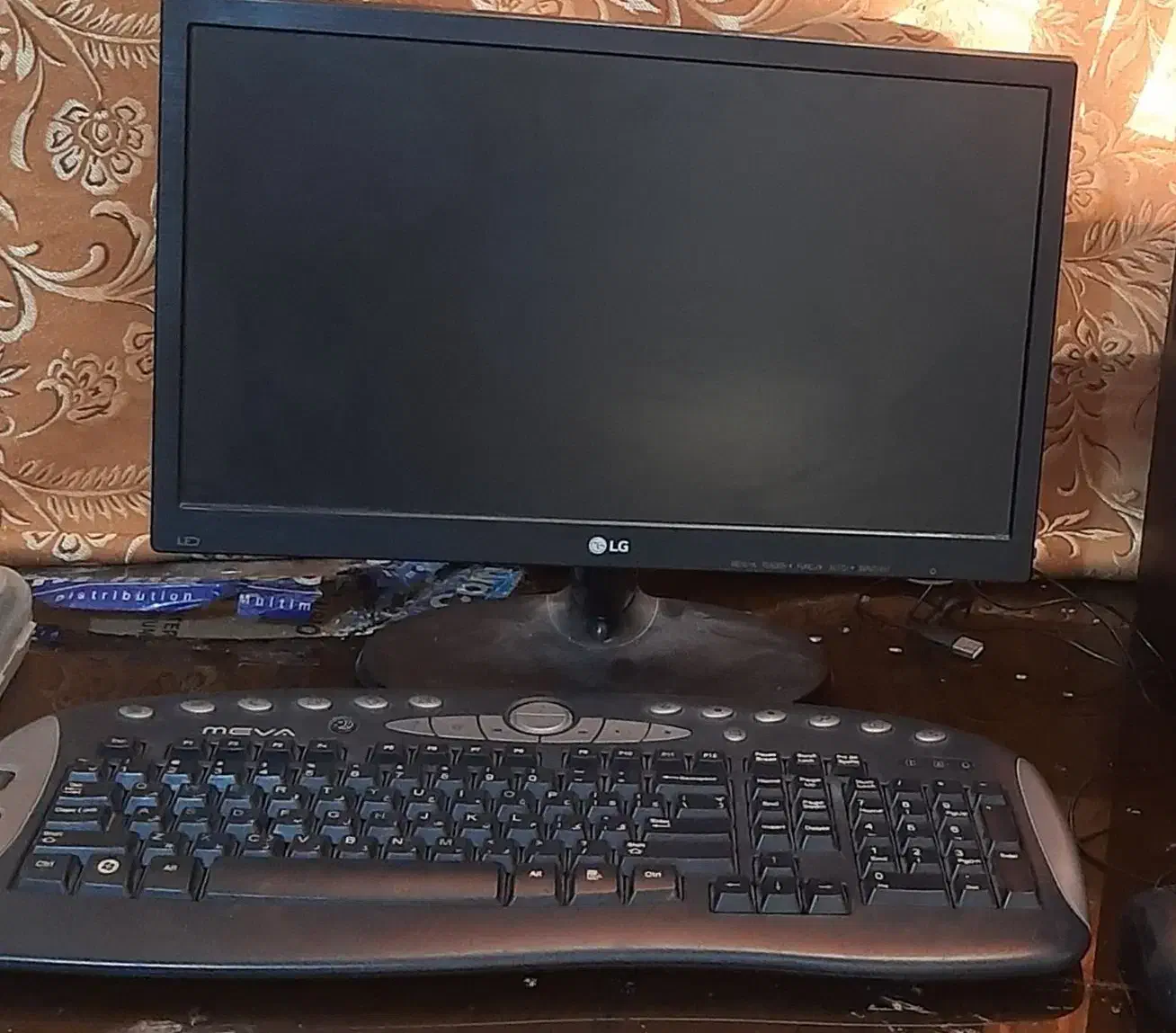 کامپیوتر تمیز با لوازم جانبی|رایانه رومیزی|اهواز, منبع اب|دیوار