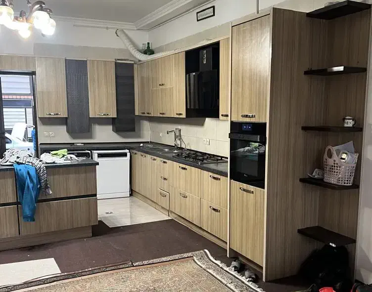 فروش کابینت آشپزخانه MDF رنگ کرمی، سالم و تمیز|مصالح و تجهیزات ساختمان|کرمان, |دیوار