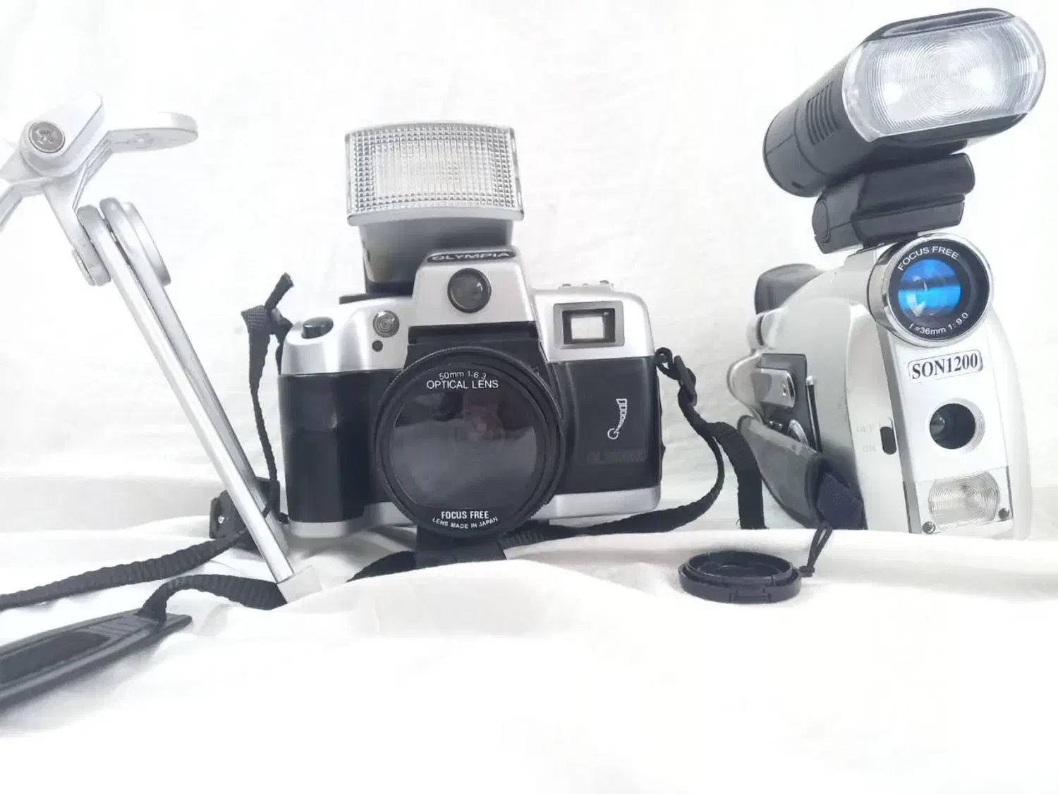 دو عدد دوربین عکاسی|دوربین عکاسی و فیلمبرداری|شیروان (لرستان), |دیوار