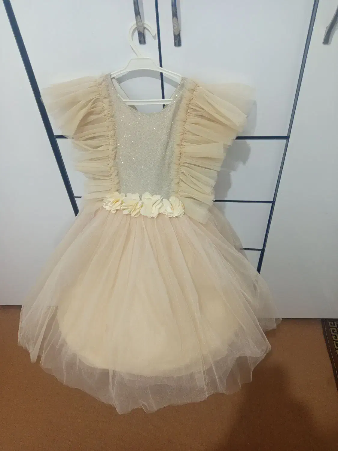 لباس مجلسی بچه گونه|کفش و لباس بچه|چهارباغ, |دیوار