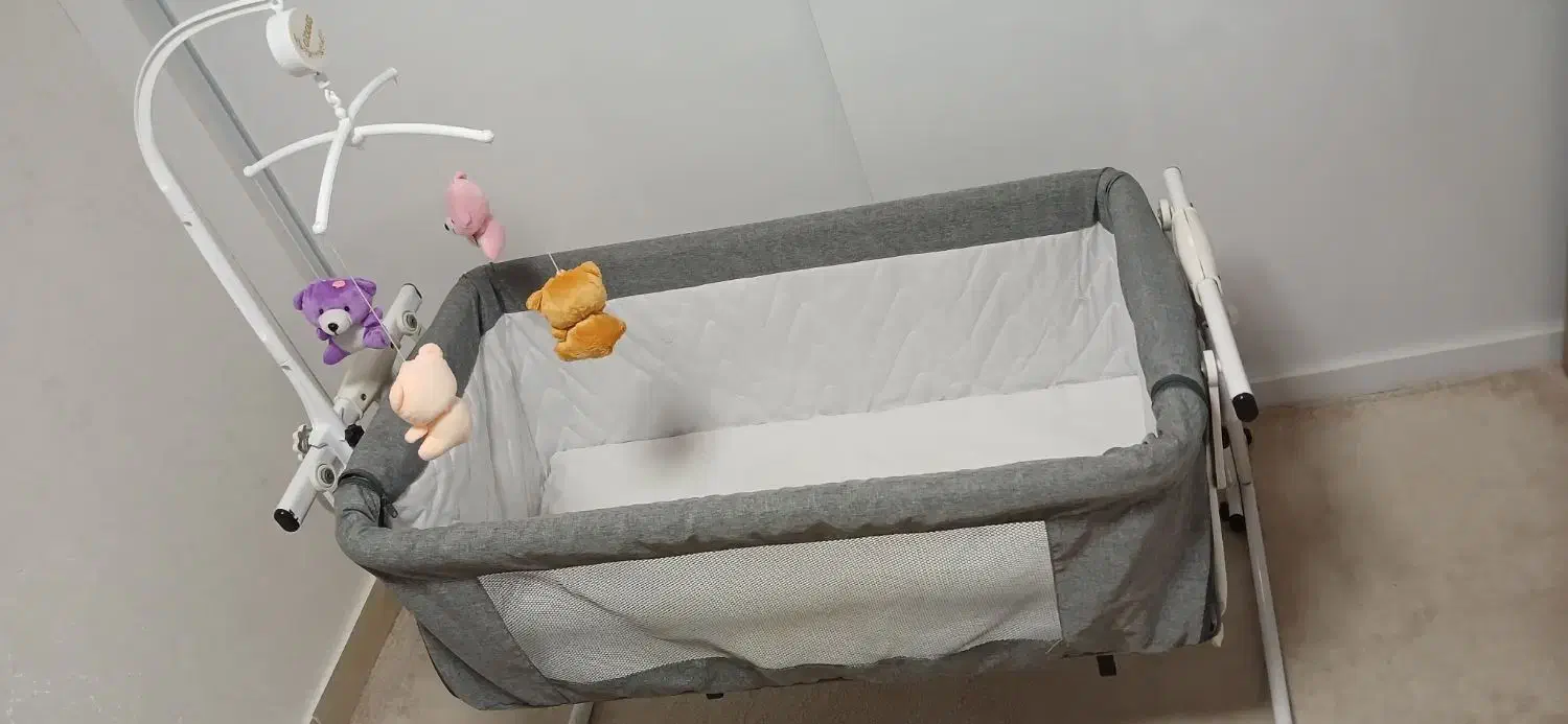 تخت و ننو کنار مادر|تخت و صندلی بچه|رشت, حمیدیان|دیوار