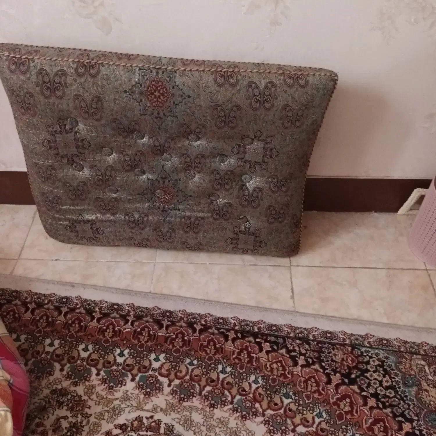 پشتی|پشتی|خرمآباد, |دیوار