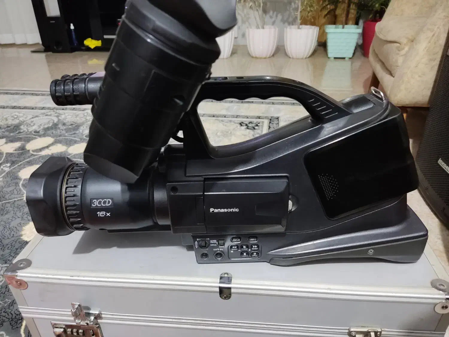 فروش دوربین فیلمبرداری حرفه ای پاناسونیک|دوربین عکاسی و فیلم‌برداری|قروه, |دیوار