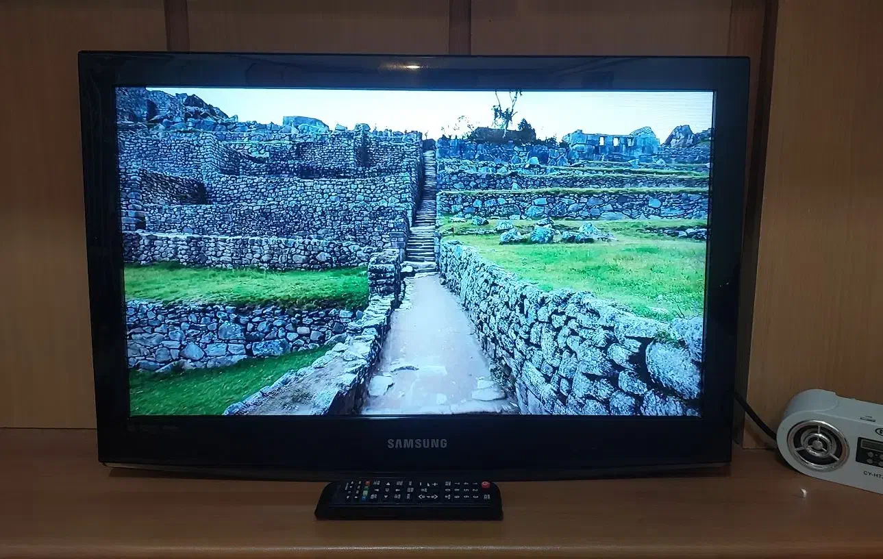 تلویزیون LCD سامسونگ کاملا سالم|تلویزیون و پروژکتور|قم, بنیاد|دیوار