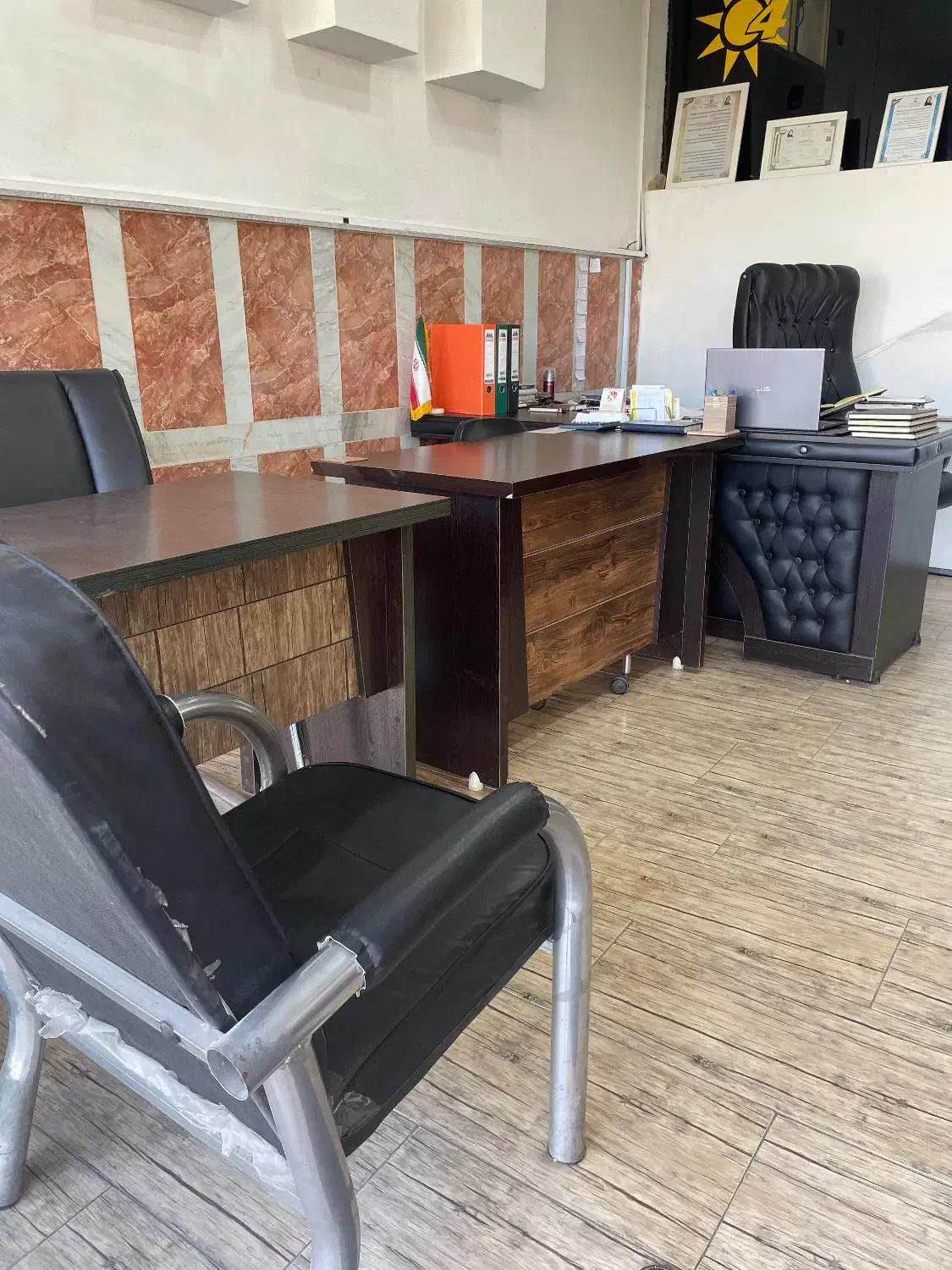 نیازمند مشاور در دفتر املاک|استخدام بازاریابی و فروش|نوشهر, |دیوار