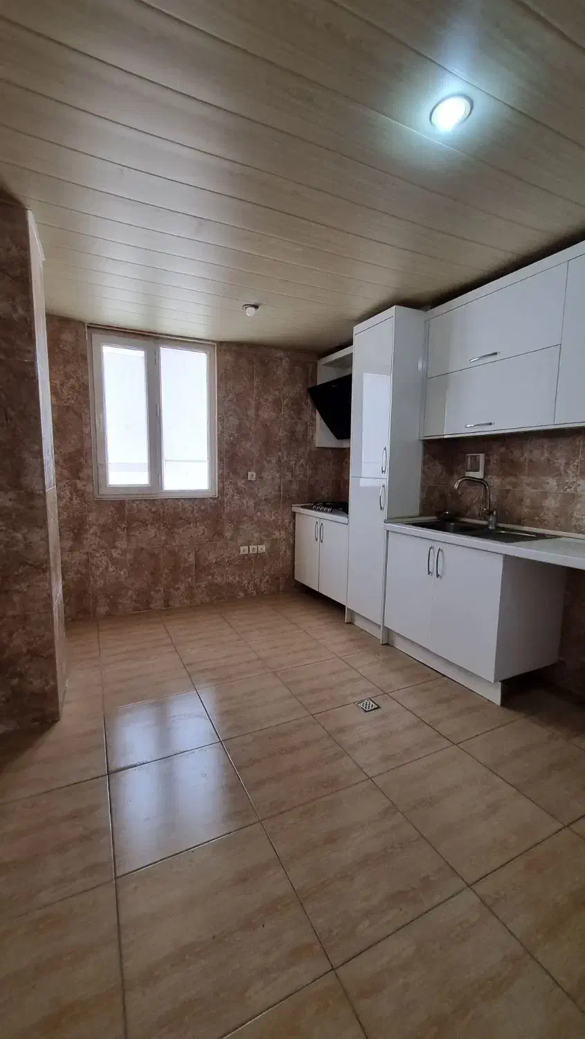 واحد دوخواب اداری ۱۱۵ متری - پلاک ۱ آزادگان|اجارهٔ دفتر کار، اتاق اداری، مطب|بندرعباس, |دیوار