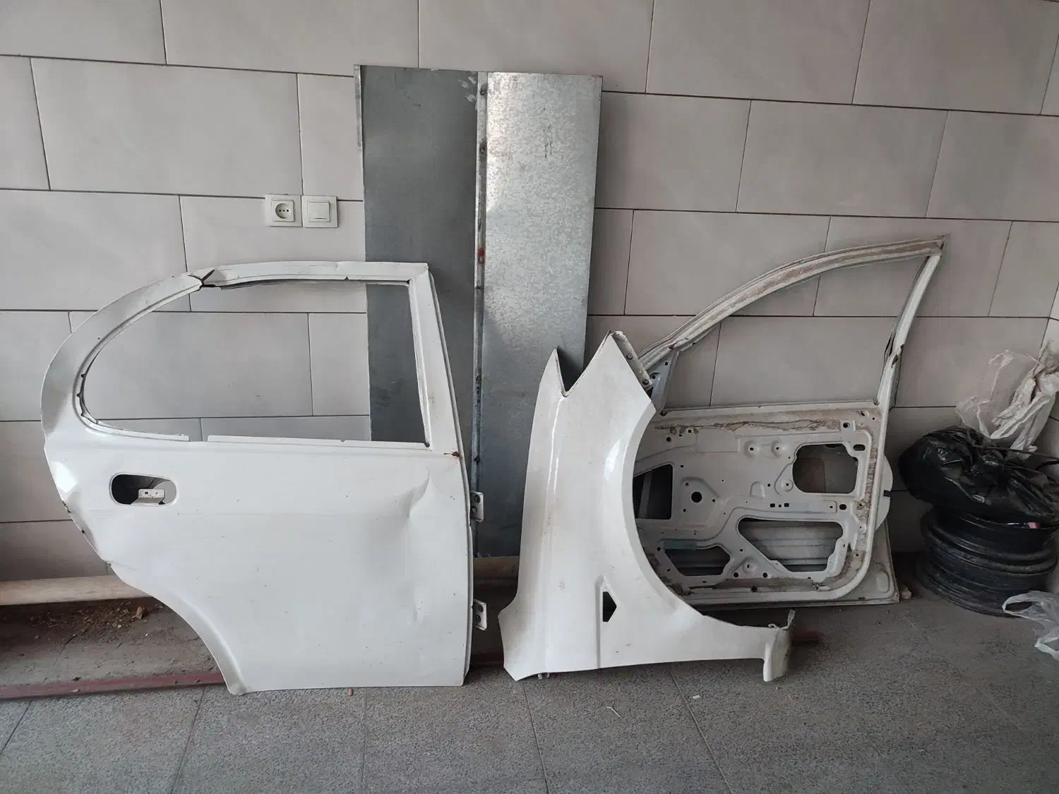 دو درب ماشین ساینا استوک و یک گلگیر|قطعات یدکی و لوازم جانبی|فسا, |دیوار