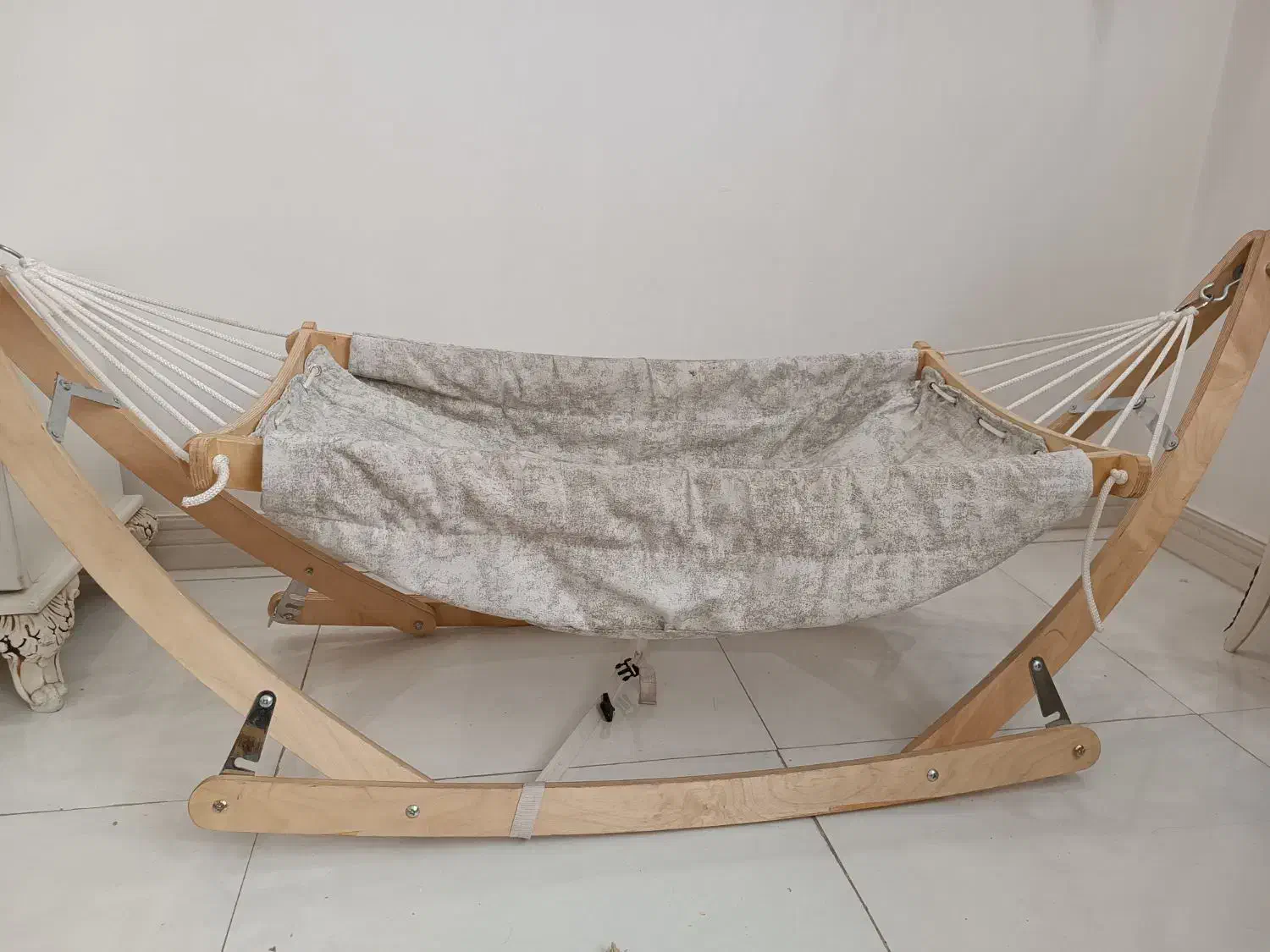 گهواره در حد نو چندبار استفاده شده|تخت و صندلی بچه|پاکدشت, خاتون آباد|دیوار