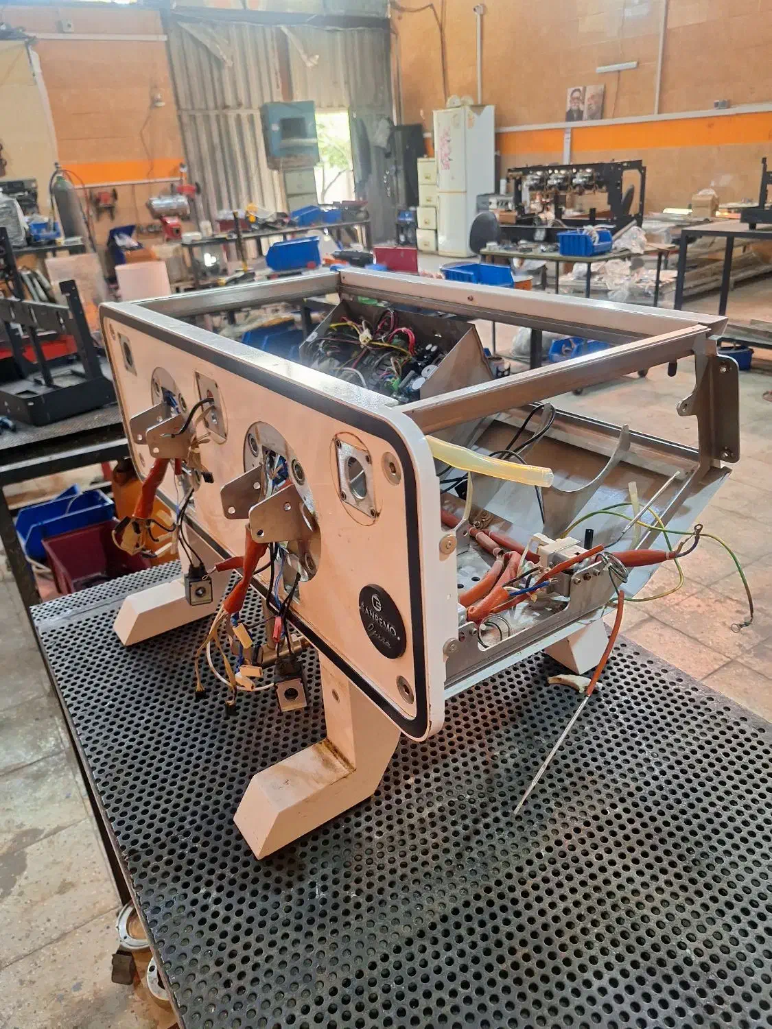 تکنسین سرویس اورهال دستگاه اسپرسو اسپرسوساز قهوه|خدمات پیشه و مهارت|چهاردانگه (تهران), |دیوار