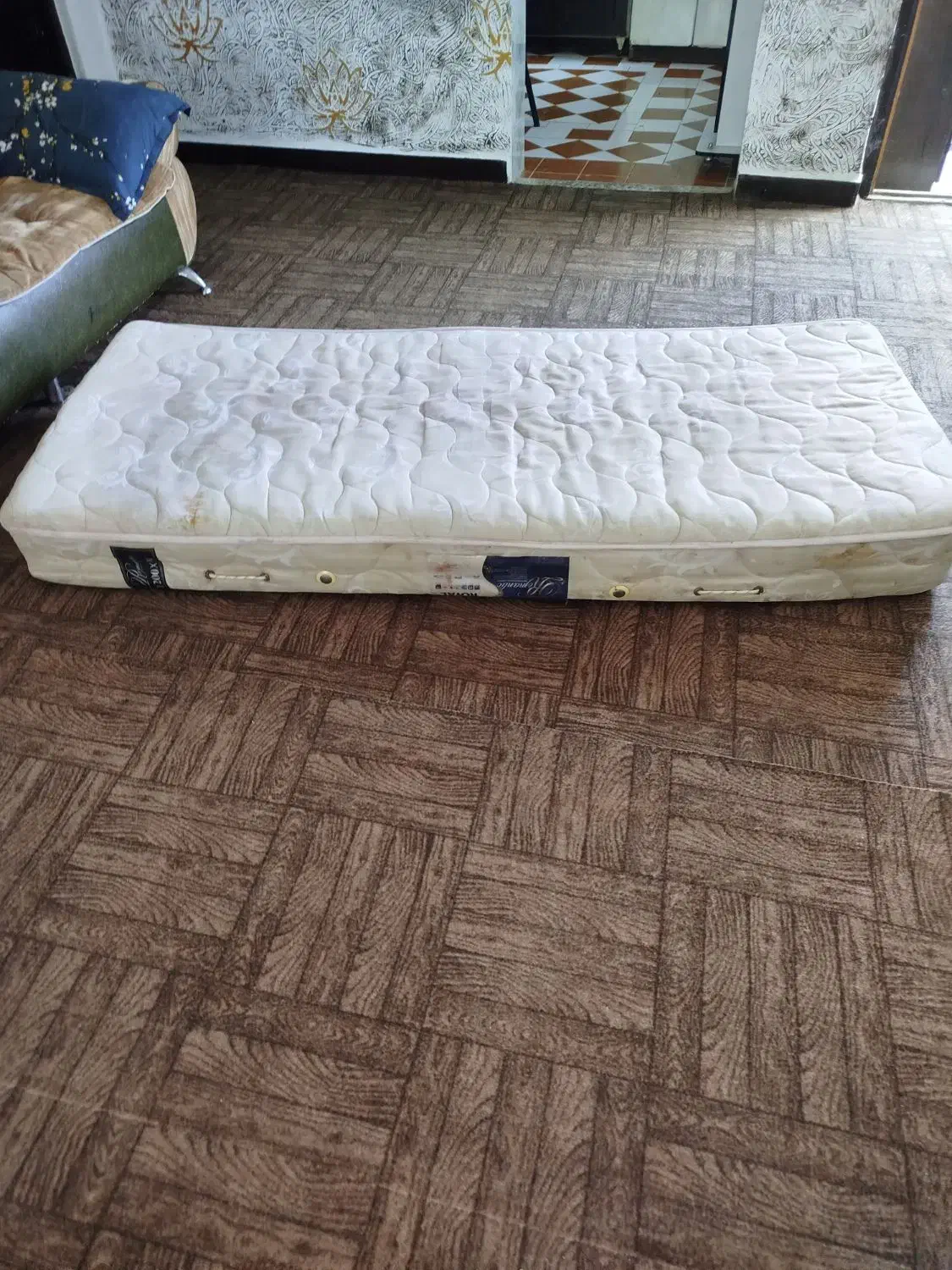 تشک یک نفره رویال|تشک تختخواب|فومن, |دیوار