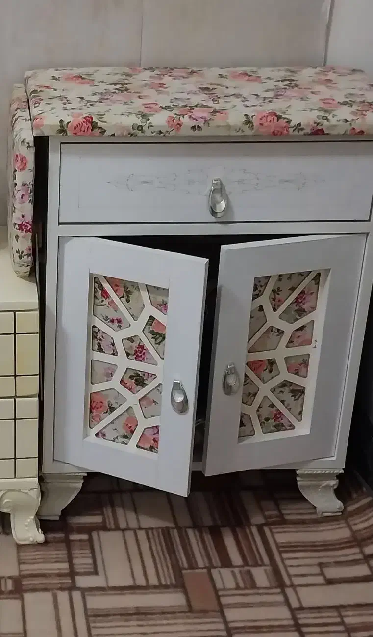 میز اتو و چرخ مناسب جهیزیه|اتو و لوازم اتو|تربتحیدریه, سرمحله|دیوار