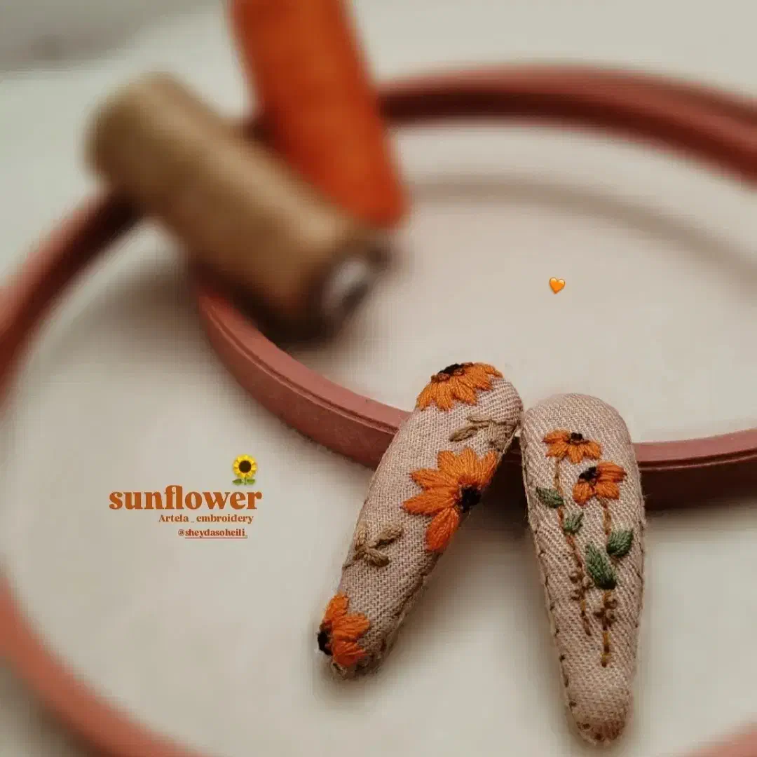 گیره مو گلدوزی شده|زیورآلات و اکسسوری|ماهیدشت, |دیوار