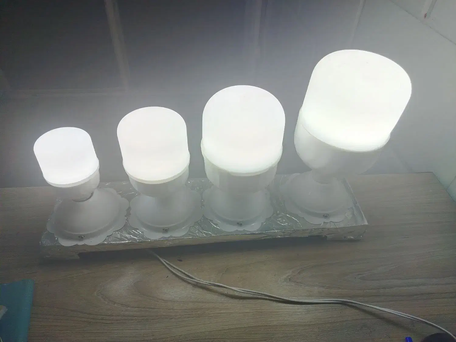 چراغ|لامپ و چراغ|اهواز, زرگان|دیوار