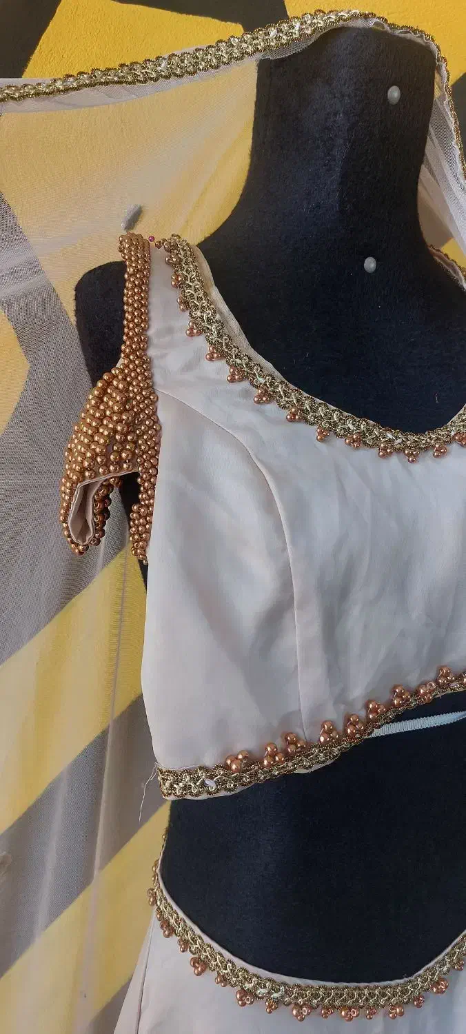 ساری|لباس|ساری, |دیوار