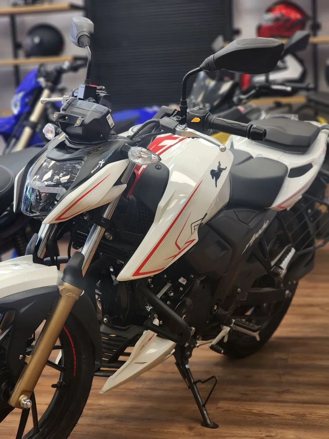 TVS Apache 200|موتورسیکلت|تهران, فلسطین (میدان انقلاب)|دیوار