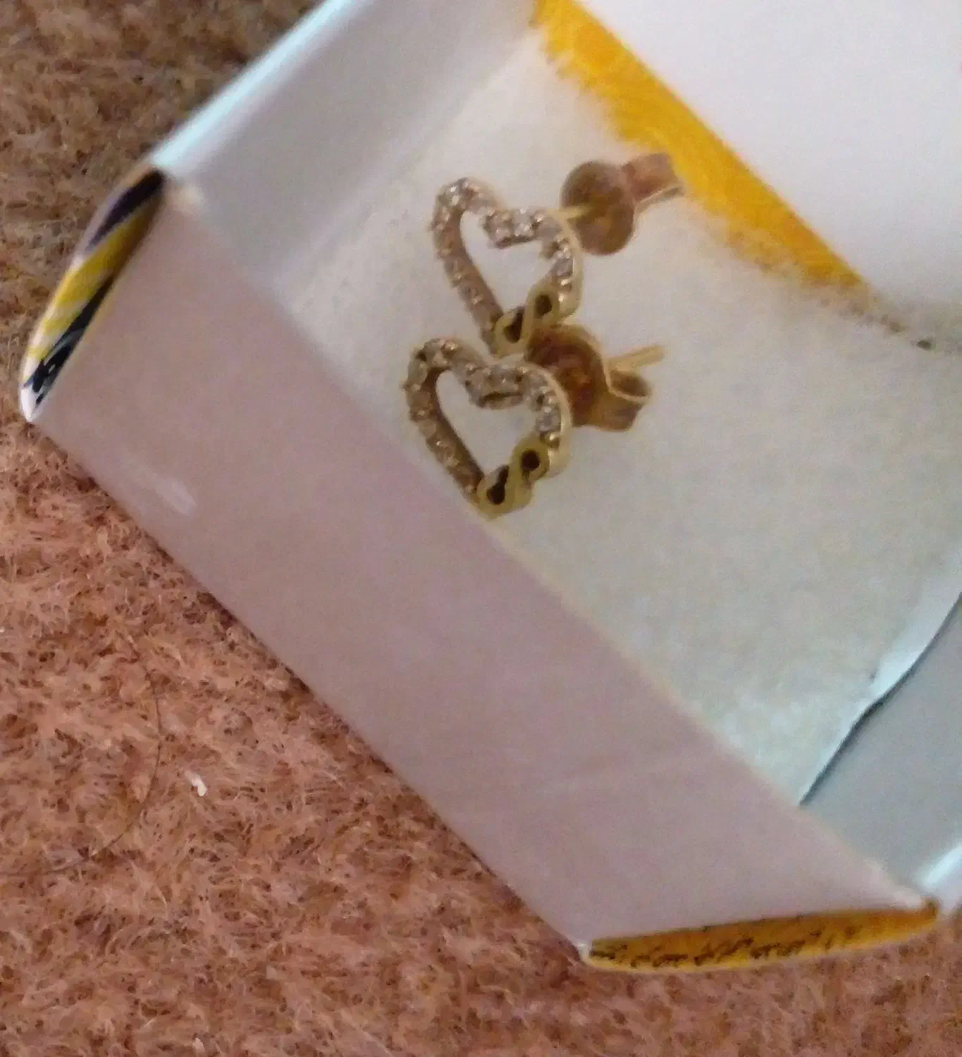 گوشواره میخی|جواهرات|بیرجند, |دیوار