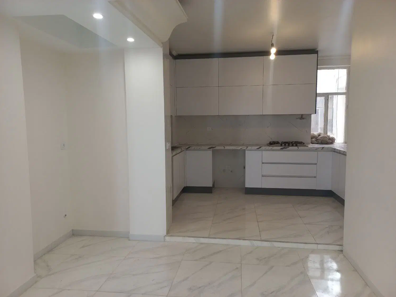 سعادت آباد ۱۳۵ متر/حوالی میدان کاج/علامه شمالی