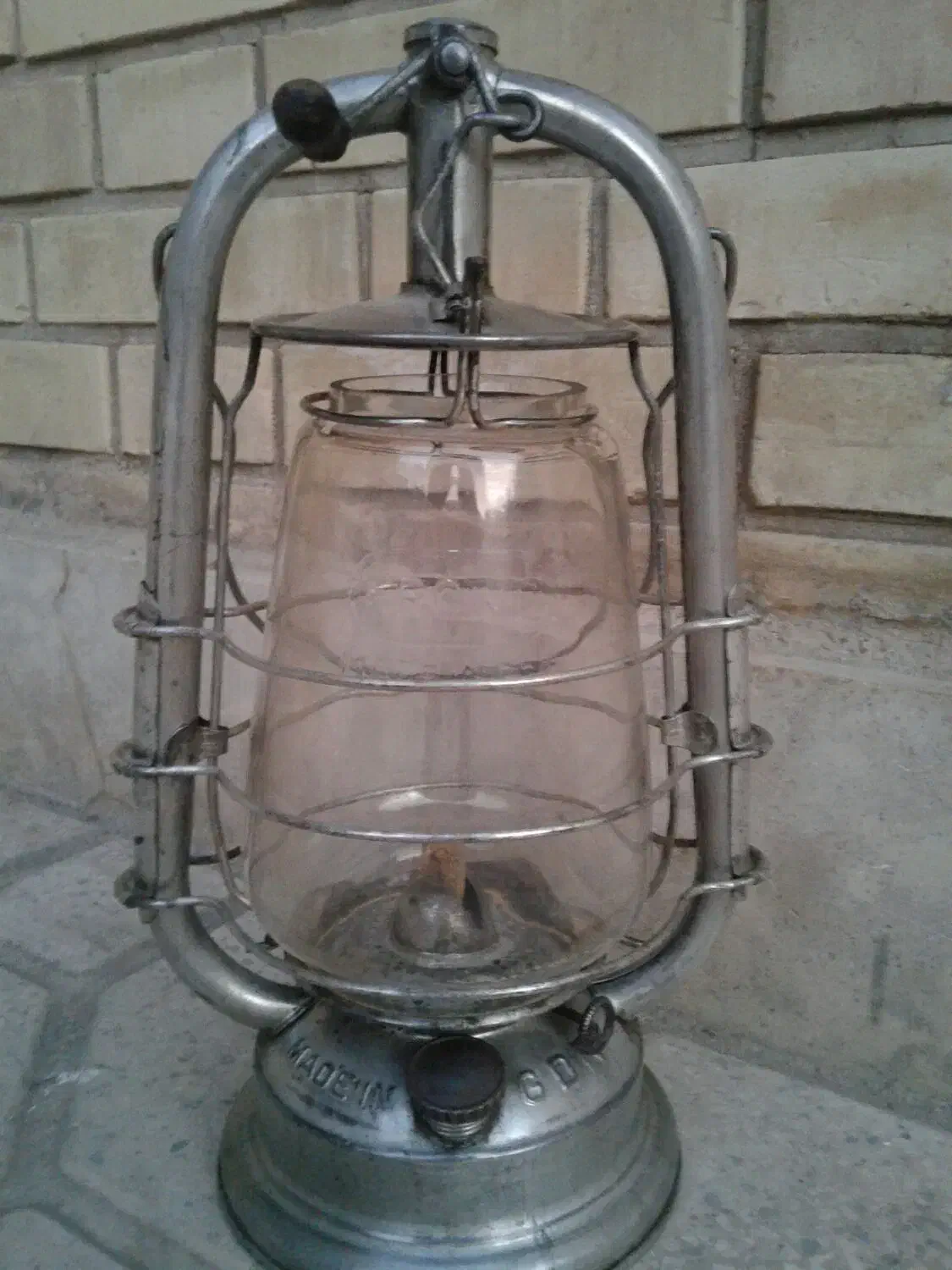 فانوس هندلی المانی|کلکسیون اشیاء عتیقه|شیراز, لاله|دیوار