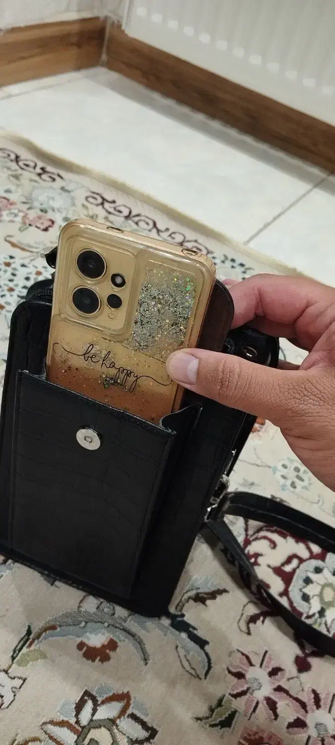 کیف دوشی و دستی چرم طبیعی در حد نو زیبا و جادار|کیف، کفش، کمربند|رباطکریم, رباطکریم|دیوار