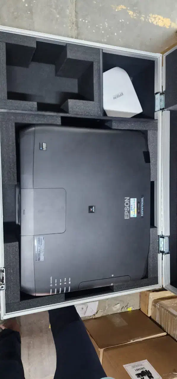 ویدئو پروژکتورهای اپسون سری pro l1500|تلویزیون و پروژکتور|تهران, ونک|دیوار