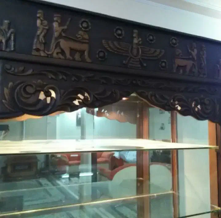 ویترین چوبی|بوفه، ویترین، کنسول|شاهین‌شهر, اقبال لاهوری|دیوار