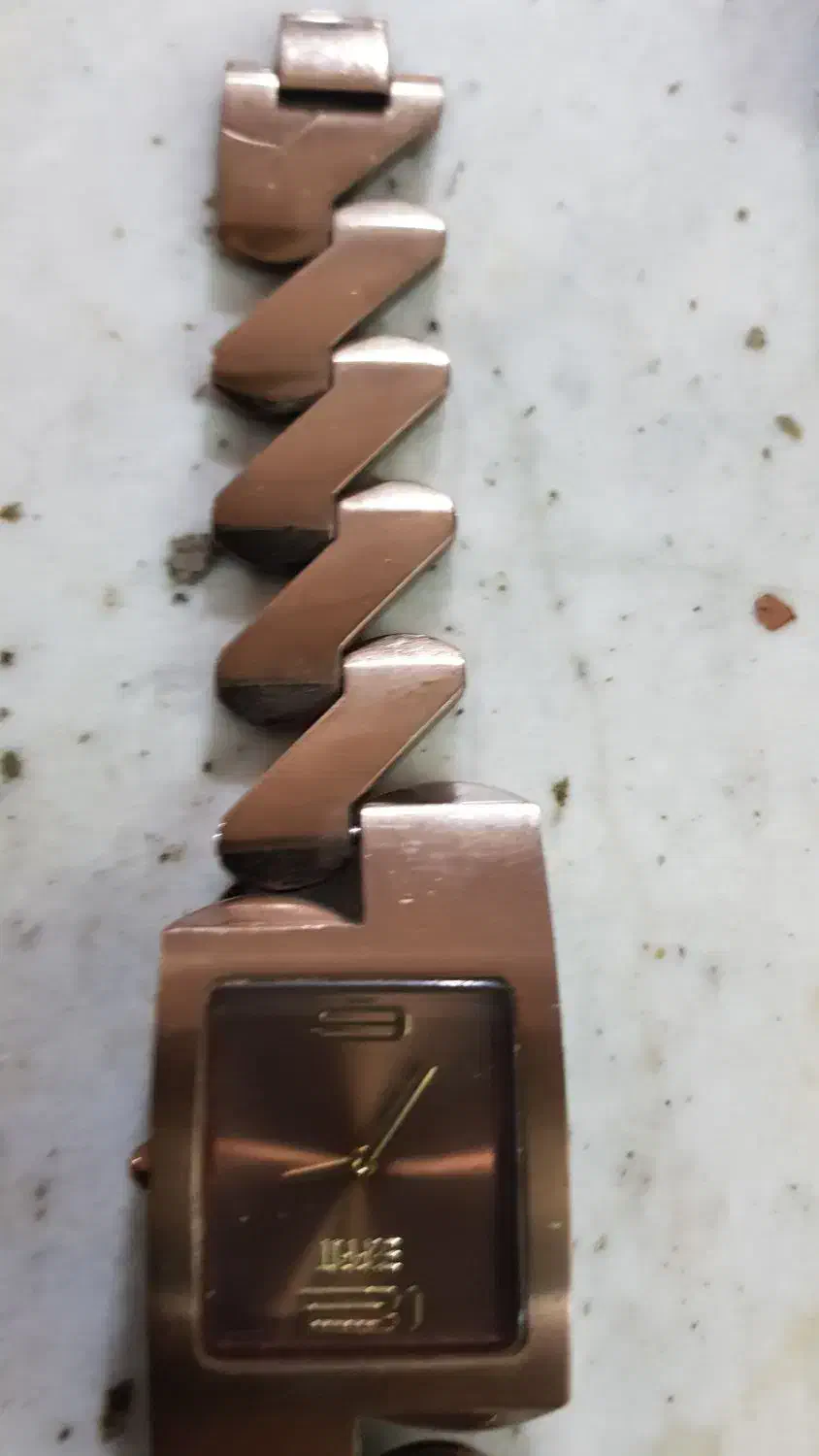 ساعت شیک بندفلزی|ساعت|اصفهان, خواجو|دیوار