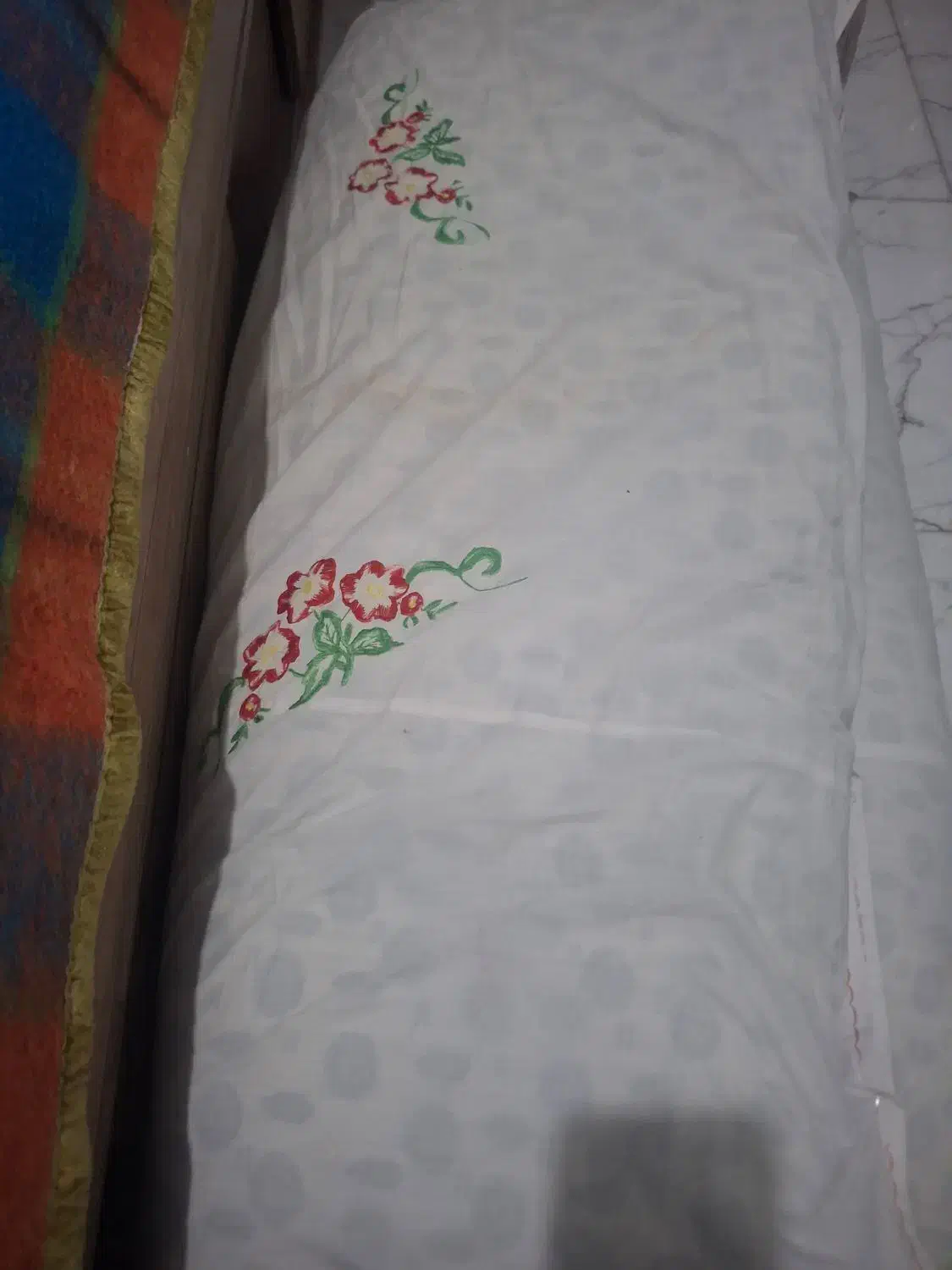 دوعددلحاف کارکرده .دوعدد پتو. تشک دونفره پنبه.|رختخواب، بالش، پتو|گرمسار, |دیوار