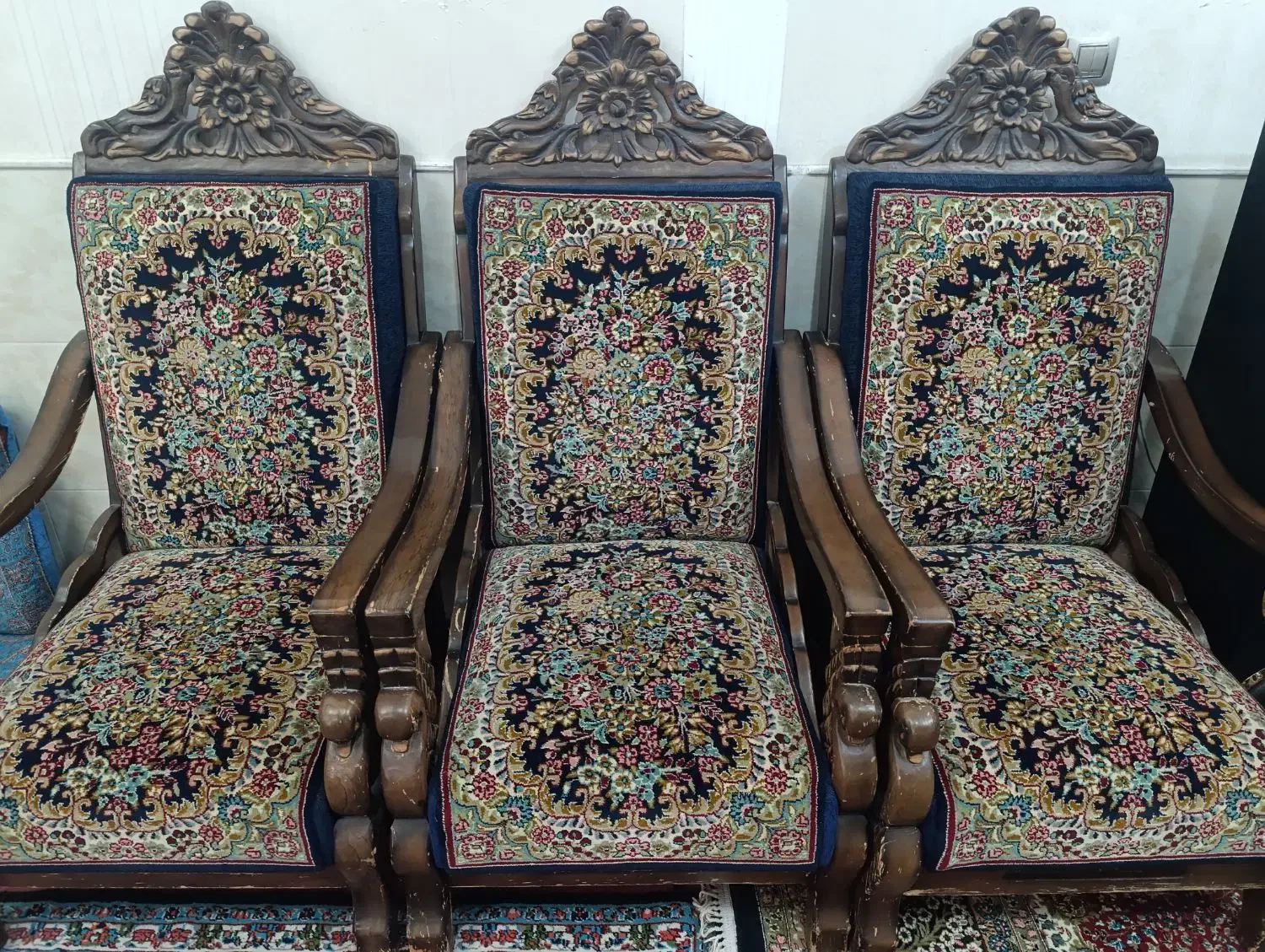 مبل قالی با چوب گردو وقالی کرمون و مبل قالی تهران|مبلمان خانگی و میز عسلی|رفسنجان, |دیوار