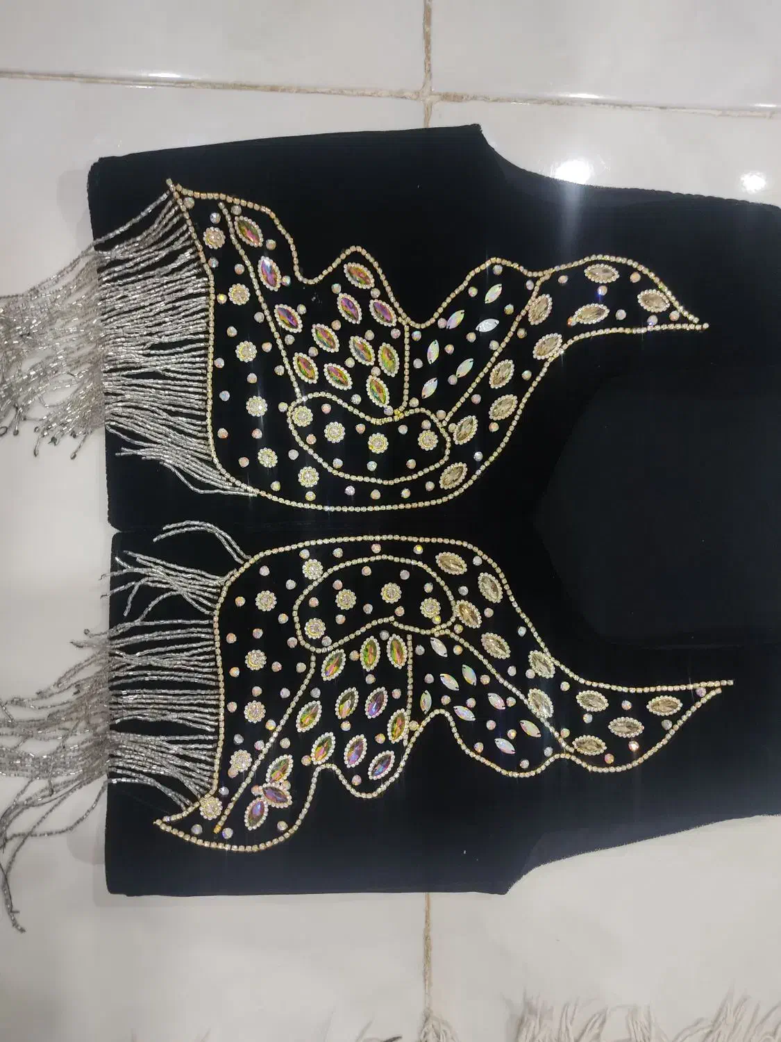 سخمه جواهر و سنگ و ملیله|لباس|قروه, |دیوار