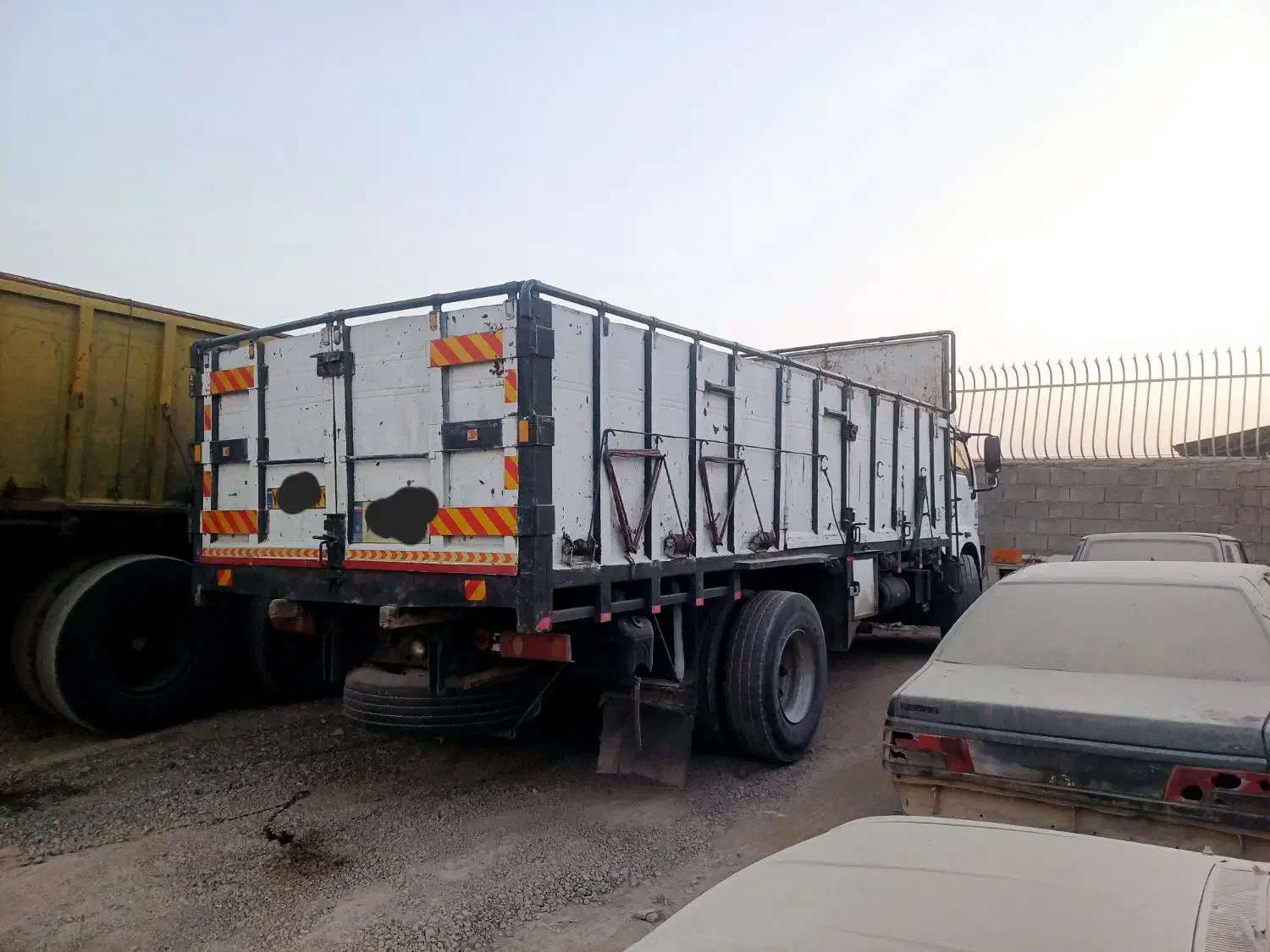 اتاق تک باری بغل باز شو|ماشین‌آلات صنعتی|خمینی‌شهر, |دیوار