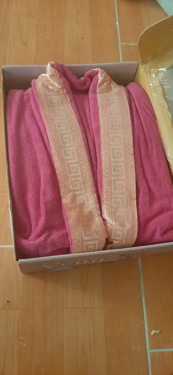 حوله تن پوش زنانه|آرایشی، بهداشتی، درمانی|فولادشهر, B2|دیوار