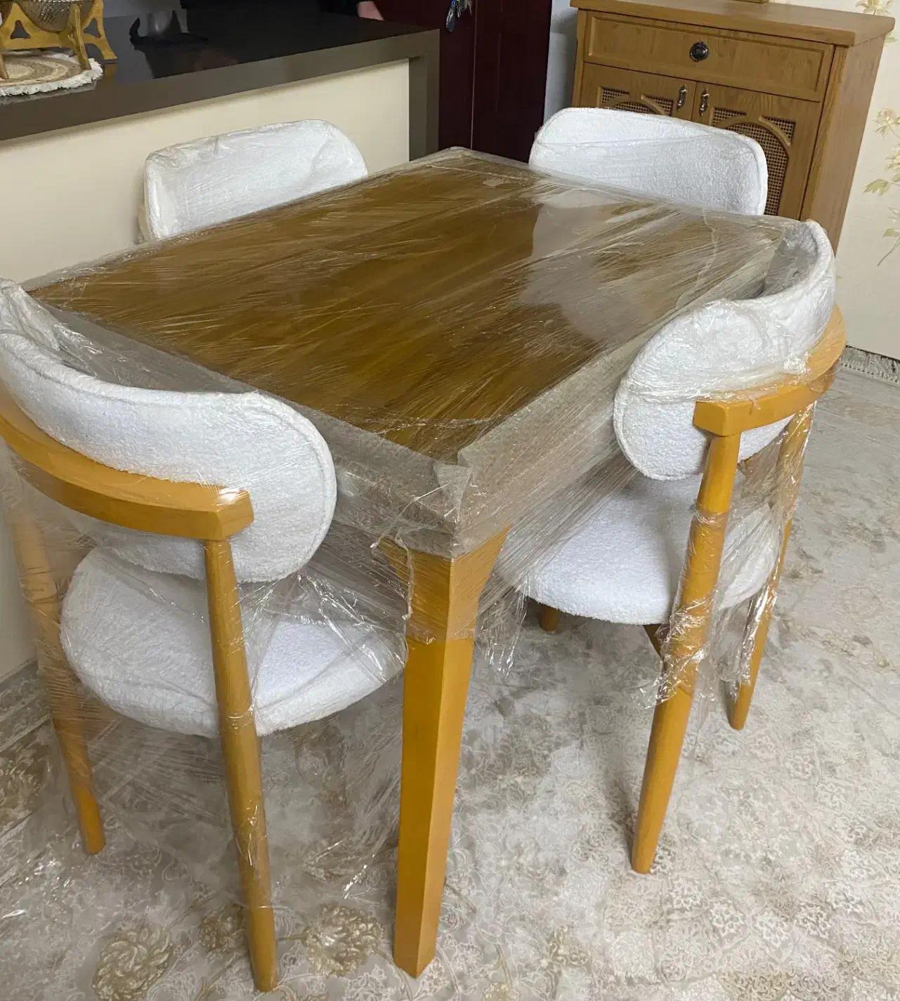 میز غذاخوری ۴ نفره آکبند با پارچه تدی|میز و صندلی غذاخوری|قوچان, |دیوار