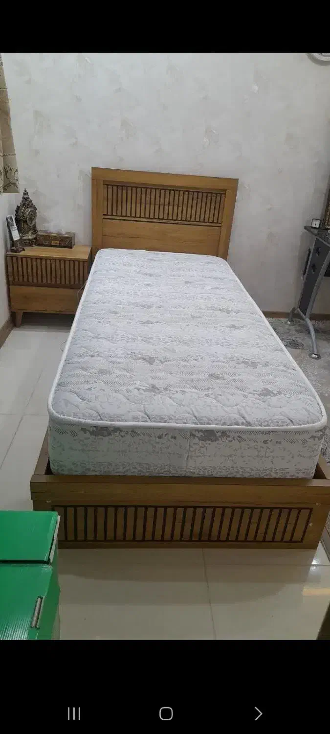 تخت و پاتختی یک نفره|تخت و سرویس خواب|اصفهان, شاه پسند|دیوار