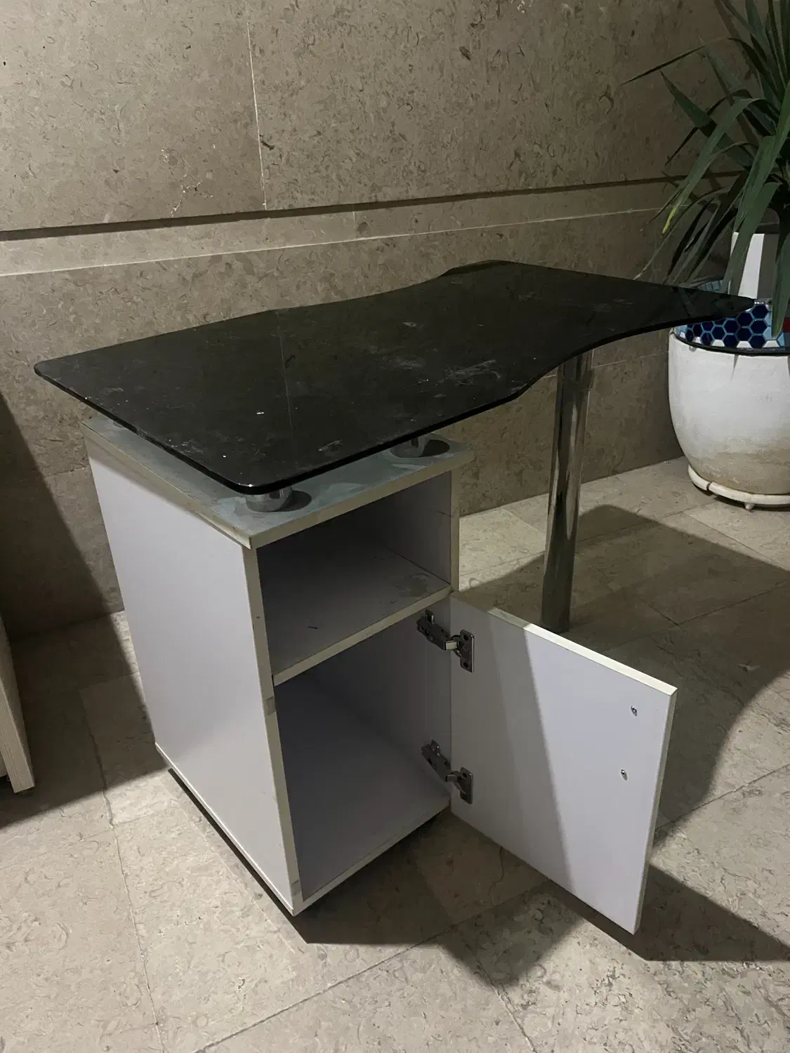 لوازم سالن زیبایی|آرایشگاه و سالن‌های زیبایی|مشکین‌دشت, |دیوار