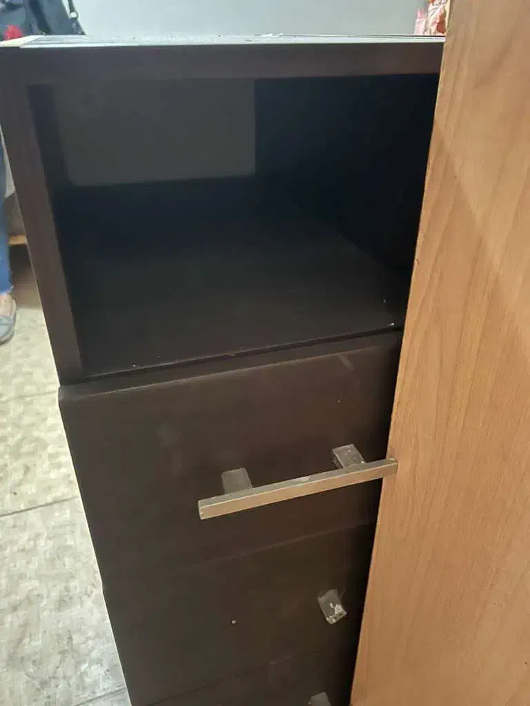 یک عدد میز تحریر|میز تحریر و کامپیوتر|رشت, اسماعیل آباد|دیوار