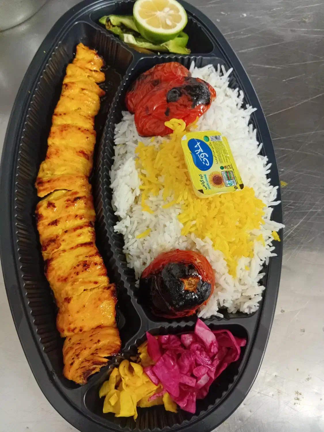 همکار خانم جهت کار در آشپز خانه|استخدام خدمات فروشگاه و رستوران|نسیم‌شهر, |دیوار