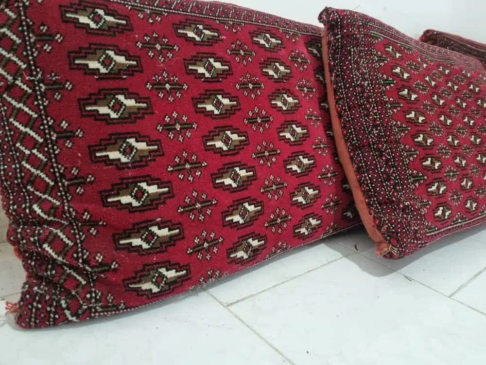 پشتی دیواری|پشتی|رشت, توشیبا|دیوار