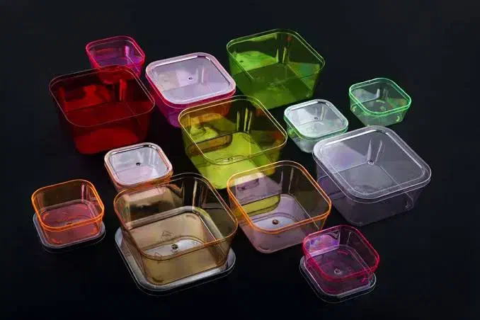 انواع ظروف یکبار مصرف کلی و جزئی|ظروف نگهدارنده، پلاستیکی، یک‌بارمصرف|صومعه‌سرا, |دیوار