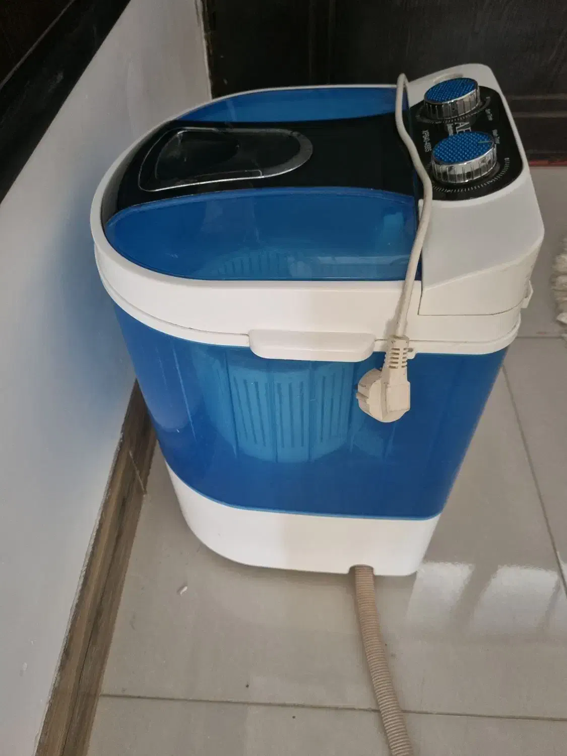 مینی واش در حد نو، ظرفیت ۴ کیلو|ماشین لباسشویی و خشککن لباس|ابرکوه, |دیوار