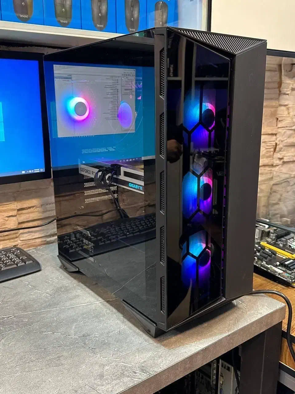 فروشنده خریدار انواع کامپیوتر های اداری کیس گیمینگ|رایانه رومیزی|تهران, میدان ولیعصر|دیوار