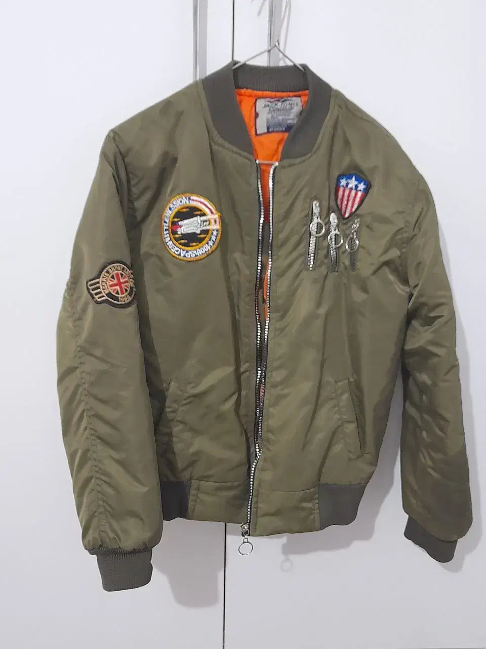 دو عدد کاپشن در حد نو|لباس|فولادشهر, مسکن مهر فولادشهر|دیوار