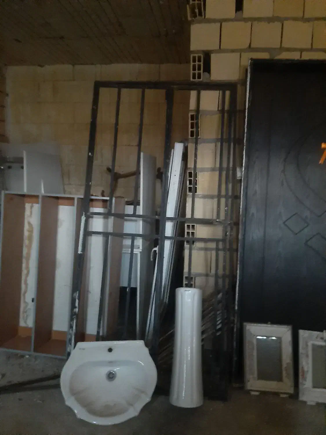 در ورودی ۱۱۰×۲۲۰آکارد حفاظ روشویی .ویترین با|مصالح و تجهیزات ساختمان|هشتگرد, فاز ۷ مهستان|دیوار