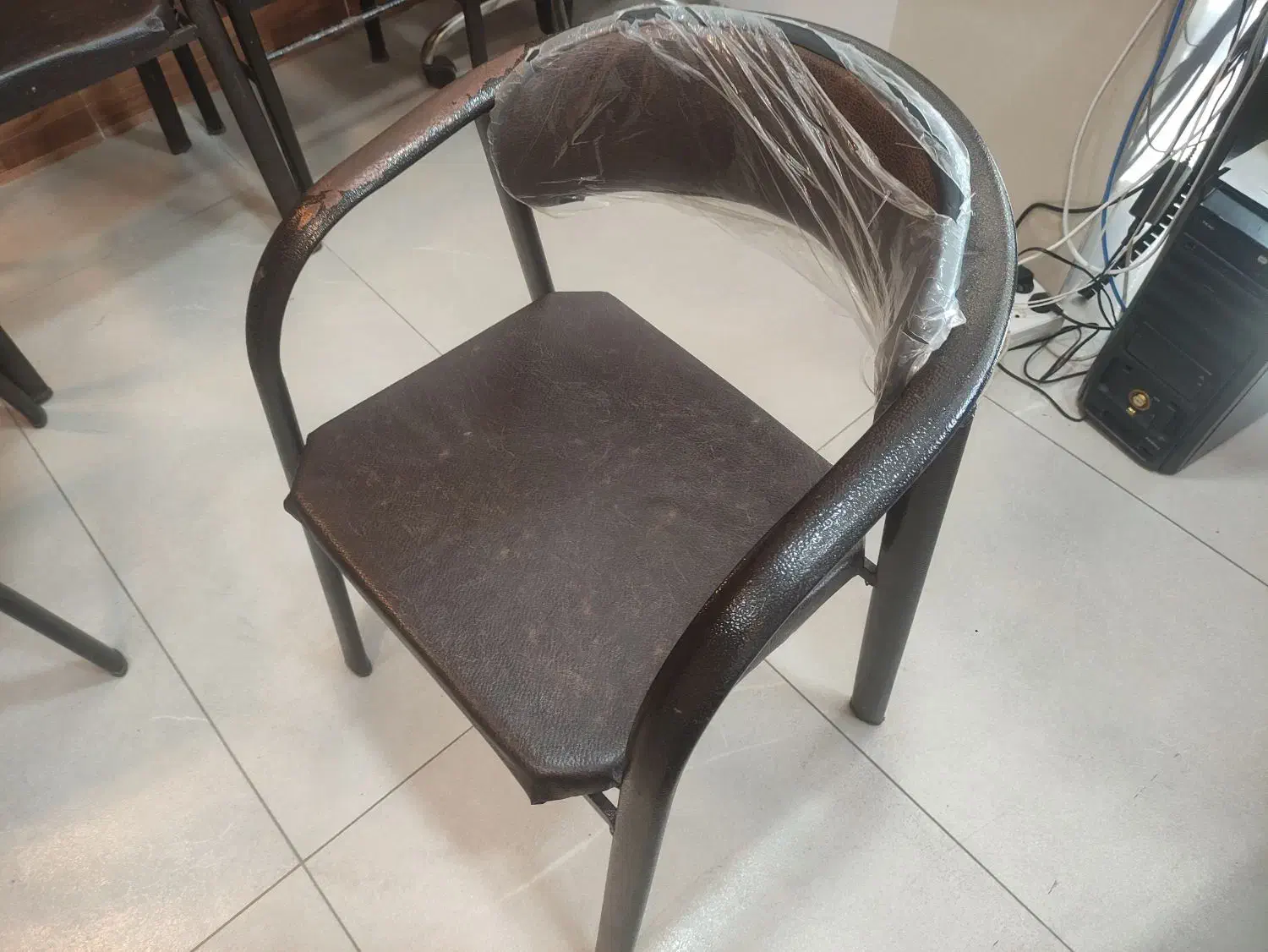 صندلی ام پی|صندلی و نیمکت|لاهیجان, جمهوری|دیوار