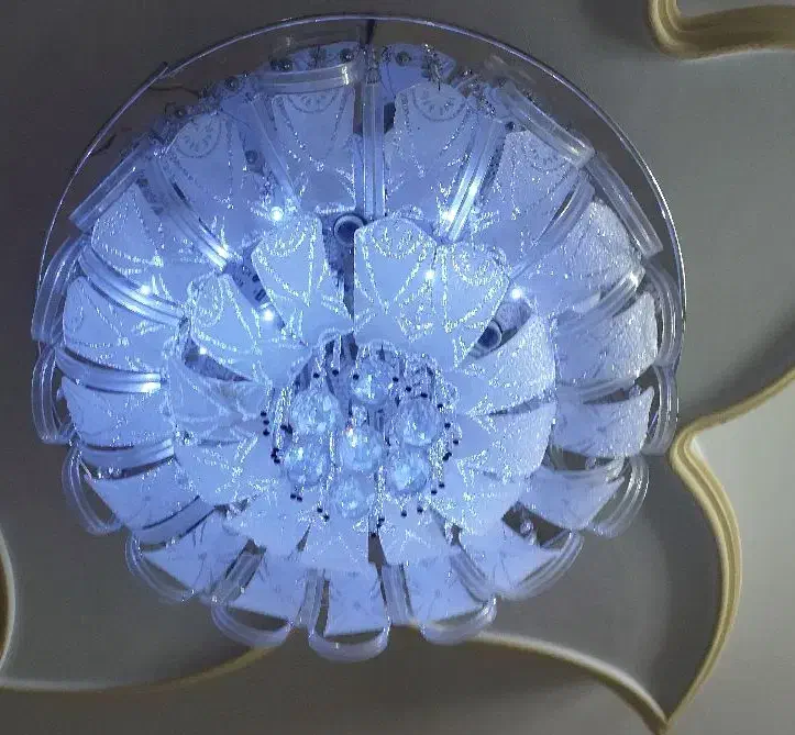 لوستر|لوستر و چراغ آویز|اسلام‌شهر, شهرک قائمیه|دیوار