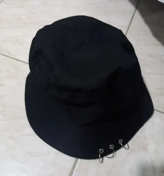 کلاه دخترونه و لباس سربازی|لباس|فردیس, نیروگاه برق|دیوار