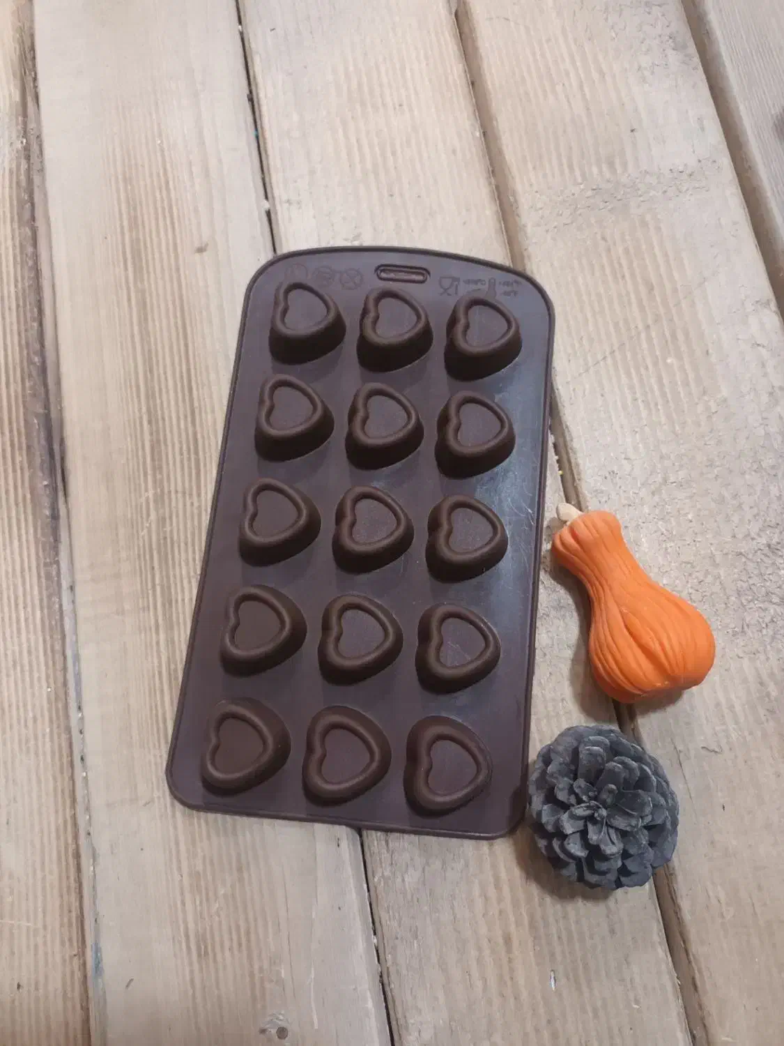 سلیکون شکلات و پاستیل|ظروف پخت‌وپز|گلبهار, شهر جدید گلبهار|دیوار