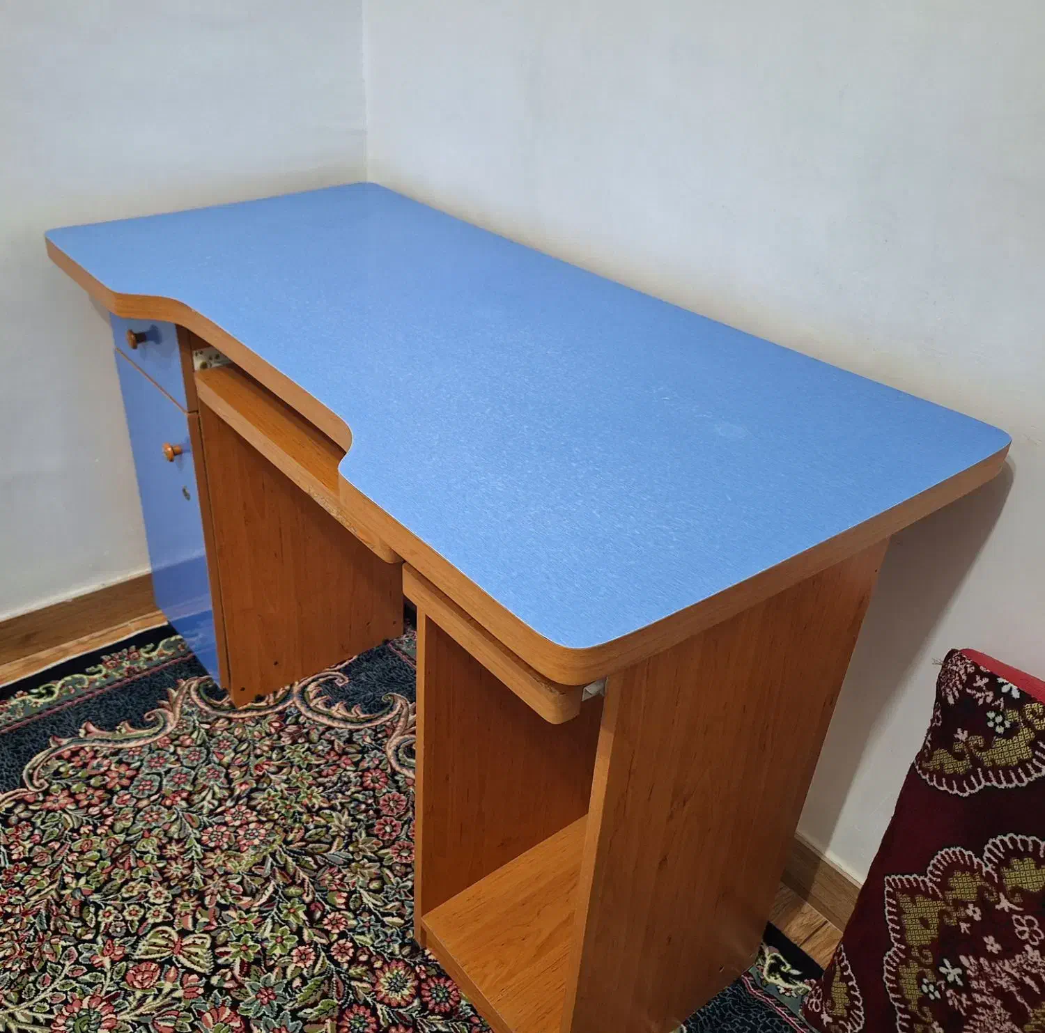 میز کامپیوتر|میز تحریر و کامپیوتر|فومن, |دیوار