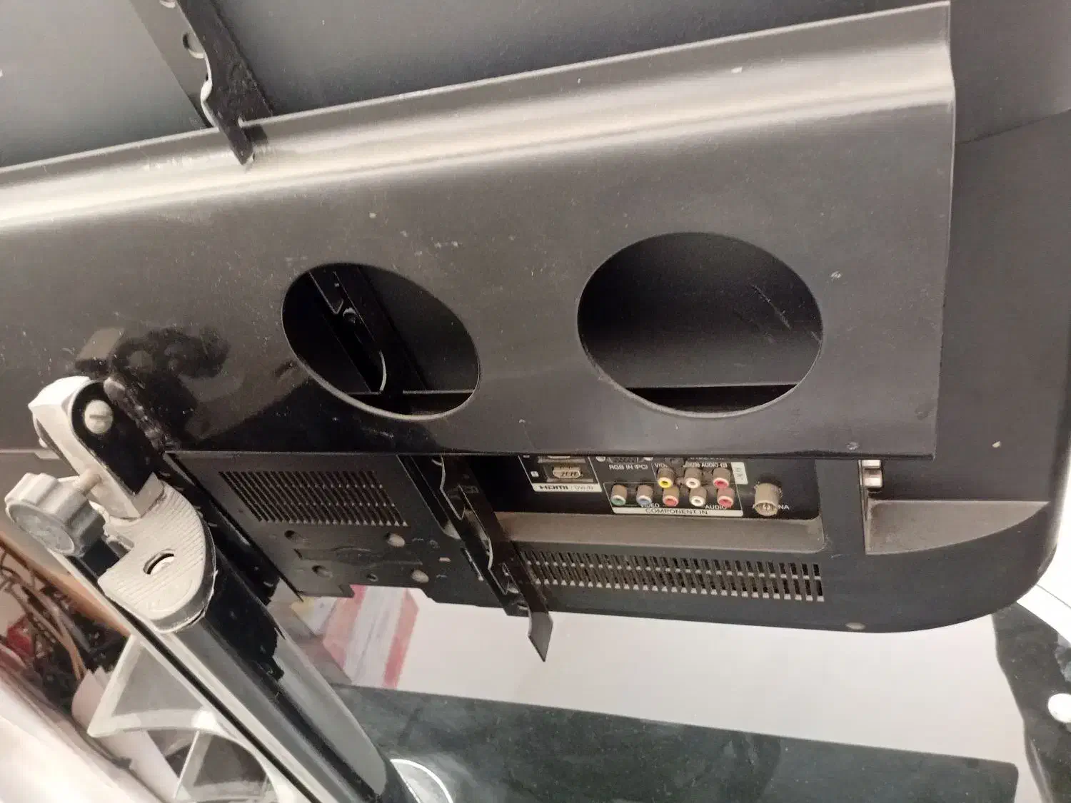 تلوزیون ۳۲اینچ ال جی LG|تلویزیون و پروژکتور|قم, شهرک فاطمیه|دیوار